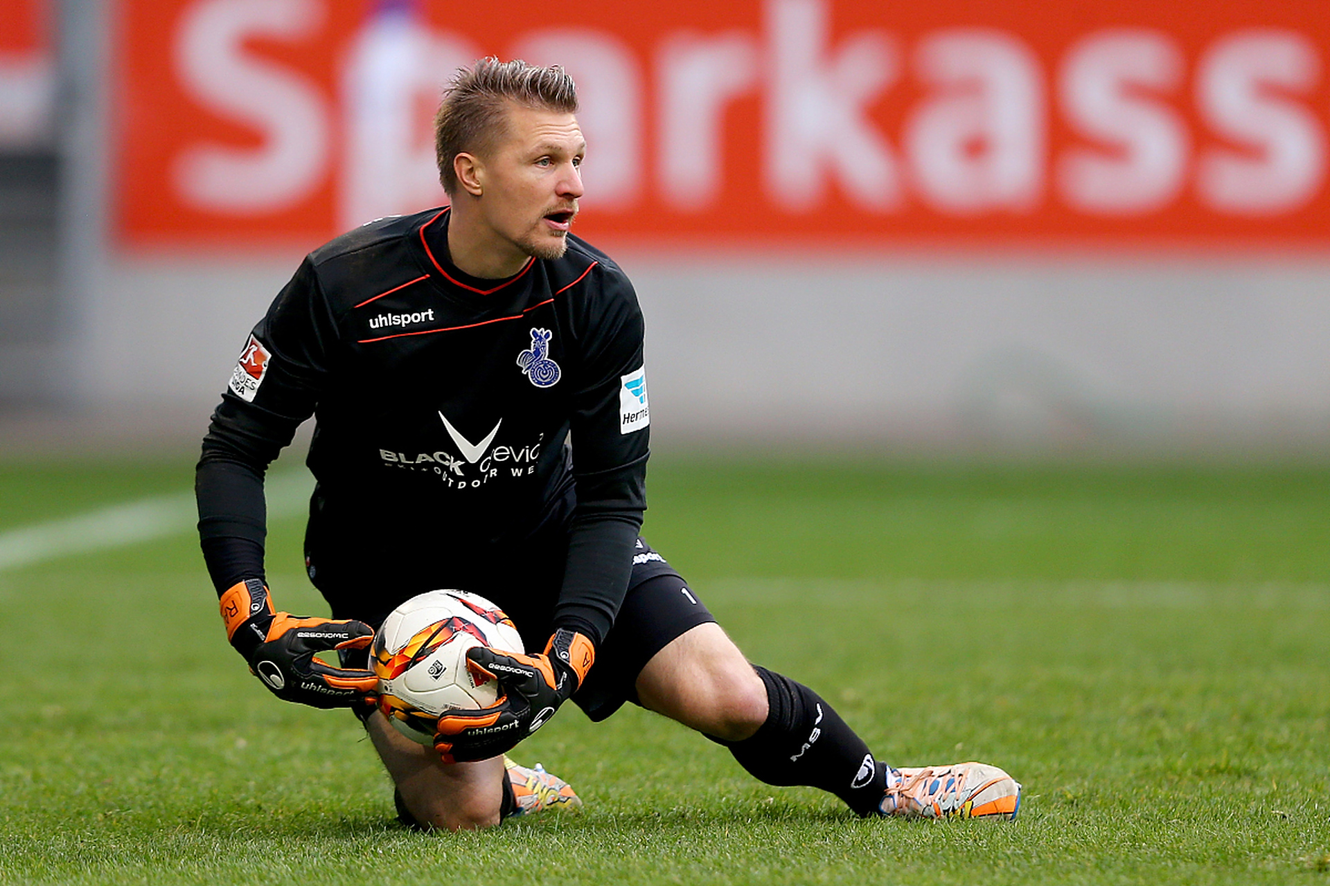 九游娱乐-哈兰德爆冷击败德国队，回归赛场引爆全场！