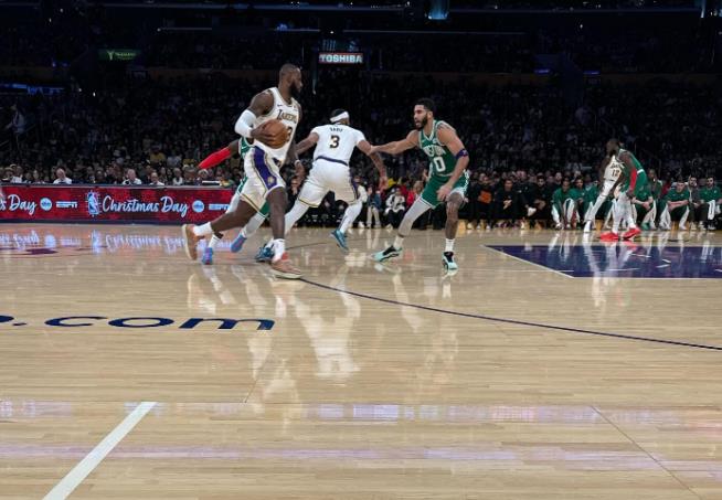 九游娱乐-包含蒂姆与40激战德国队分钟，比赛规则变更胜负难料！，詹姆斯焦点对战引发球迷热议的词条